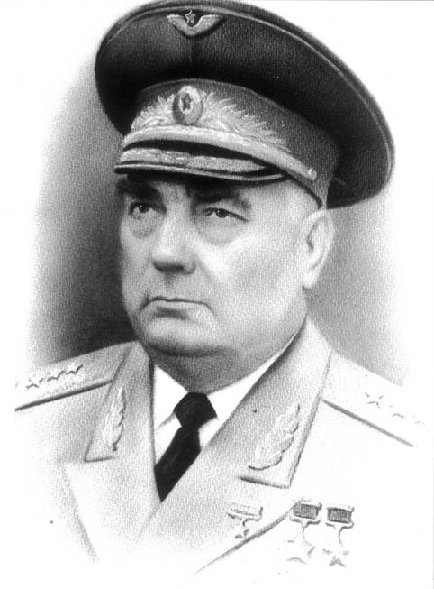 Дважды Герой Советского Союза, генерал-полковник авиации В.Д. Лавриненков