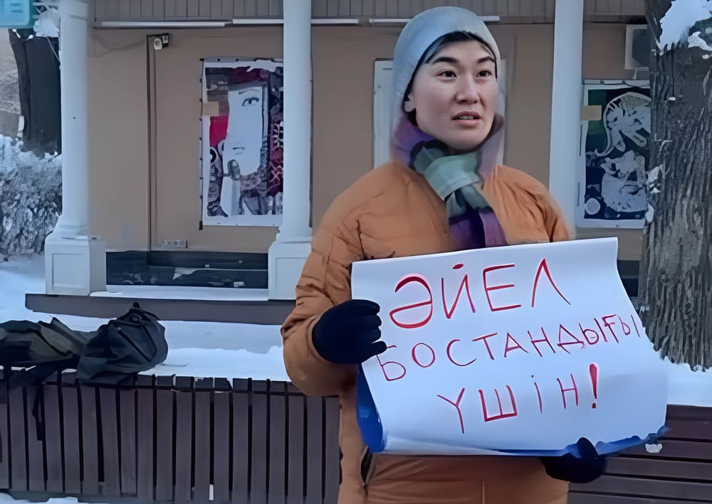 Казахстан пытаются раскачать через поддержку ЛГБТ*-активистов
