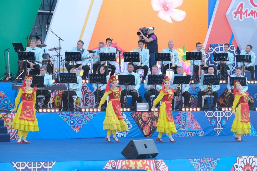 Сегодня день алматы. Казахстан народ. Культура Казахстана. Концерт.